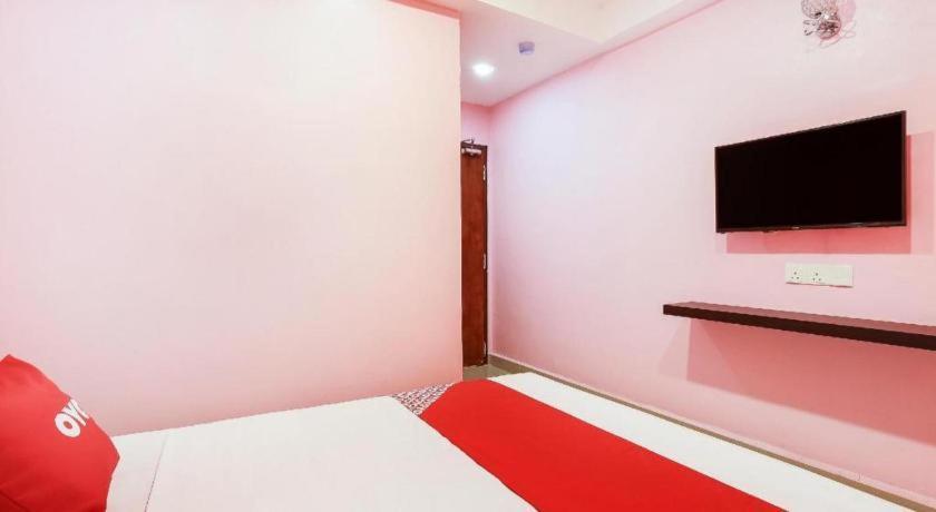 Oyo 89387 Sun Keerana Hotel Klang Eksteriør bilde